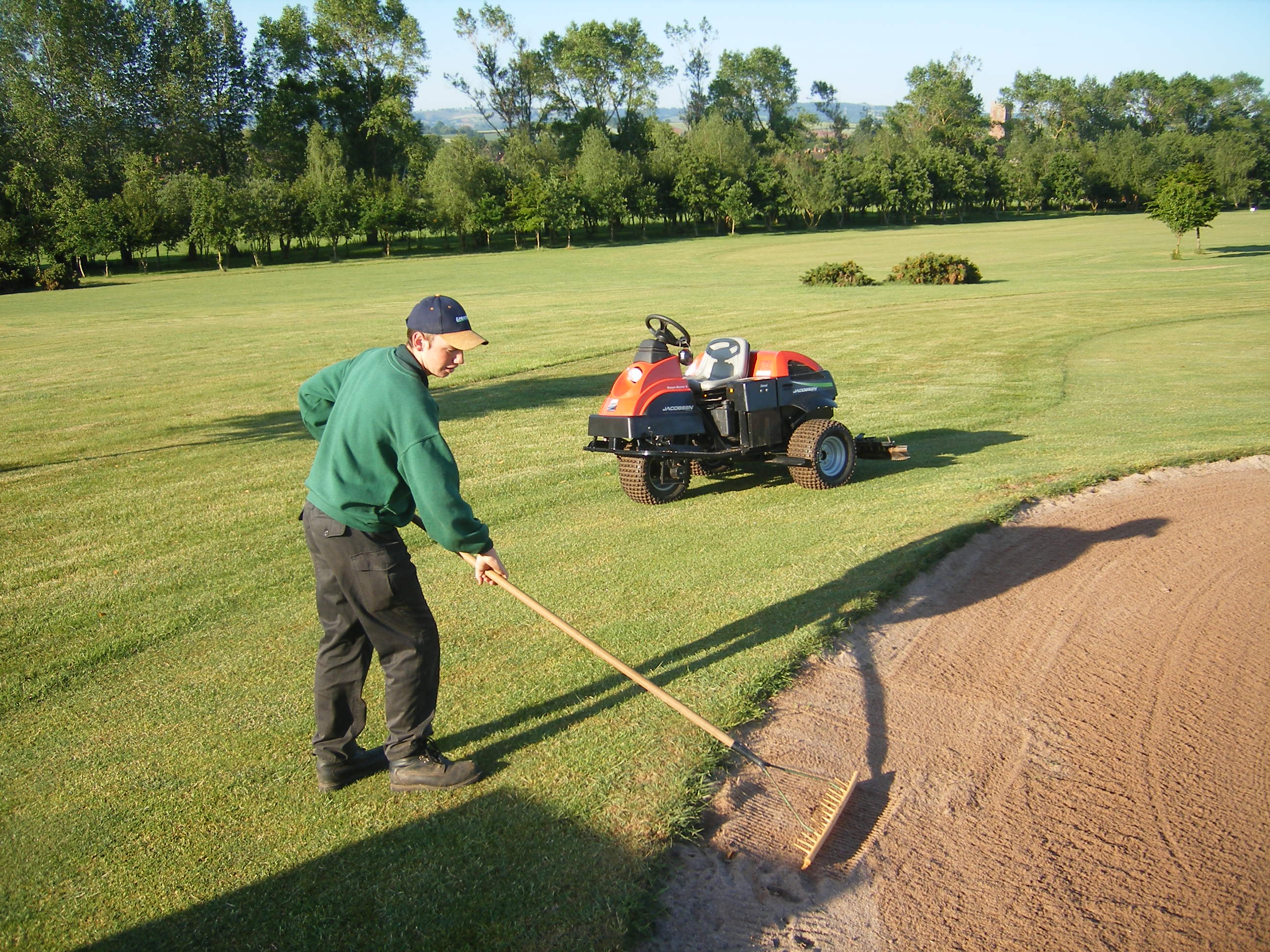 Apprentice greenkeeper jobs qld