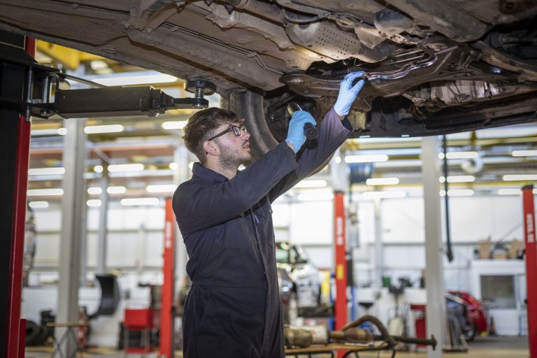 Motor Vehicle Service and Maintenance Technician (Light Vehicle